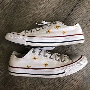 Custom embroidered White size 9 converse all stars!